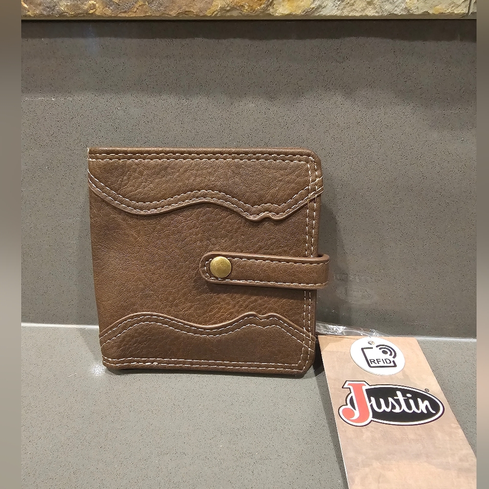 NWT Justin Boots Bifold Wallet w/Wristlet Strap